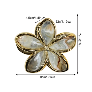 Nouvelle pince à cheveux style Ins en plumeria, finition électroplaquée, indispensable pour les vacances d'été et le quotidien, parfaite pour la plage. - Product Image 4