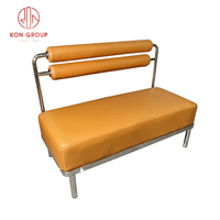 Ensemble de meubles modernes pour restaurant Cabine de canapé en cuir orange avec structure en métal et dessus de table commercial en marbre foncé pour café