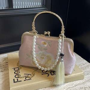 Bolsos de Mano de Lujo para Mujer con Flores Bordadas de Perlas para Graduación 2025, Bolsos de Noche para Boda, Estilo Chino, Bolso de Mano Brillante - Product Image 4