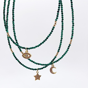 Collana Girocollo Unisex Trendy con Ciondoli a Forma di Luna Crescente e Ali di Stella con Strass di Quarzo, Placcata in Oro 14K - Product Image 4