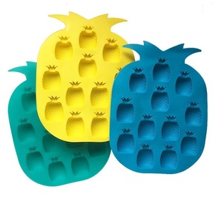 Wholesale Creative Pineapple Ice Lattice Mold DIY Fruit Home Ice Box with Sustainable Feature Ice <b>Maker</b> and Box - Product Image 3