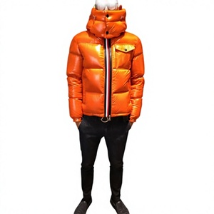 Dernières vestes matelassées à capuche de couleur orange de qualité supérieure, personnalisables en gros, avec fermeture éclair, pour hommes, avec sublimation - Product Image 1