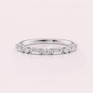Anillo de Boda con Diamante Cultivado en Laboratorio, Corte Baguette Redondo, Certificado IGI, en Plata de Ley 925 Sólida con Baño de Rodio, Diseño de Lujo - Product Image 4