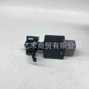 สวิตช์ไฟเบรก Hyundai Kia 93810-3S700 อะไหล่เปลี่ยนทดแทนสำหรับรถยนต์ - Product Image 4