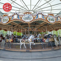 Aire de jeux extérieure de Noël Carrousel Jeux en fibre de verre Cheval grandeur nature Antique Carrousel à jetons Ride