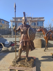 Statua del soldato guerriero in bronzo a grandezza naturale in stile romano greco antico decorato all'aperto su misura - Product Image 2