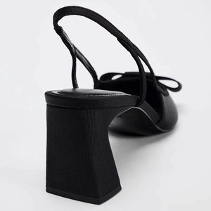 Sandalias de verano para exteriores, nuevos adornos de lazo negro de otoño con tacón de rocío, tacón grueso, tacones puntiagudos, estilo Baotou - Product Image 4