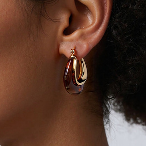 Pendientes de aro de resina ámbar en forma de U, joyería para mujer, uso diario - Product Image 4