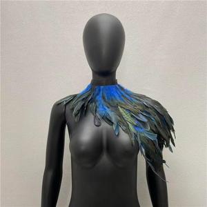 Capa de Plumas para Hombros con Diseño Medieval para Eventos y Ferias de Fantasía Renacentista, Festival de Primavera, Bailarina de Bar, Desfile de Moda, Acción de Gracias - Product Image 5