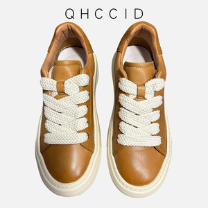 QHCCID Baskets décontractées pour hommes en cuir véritable, à semelle épaisse ajourée, talon moyen, respirantes, certifiées SGS, pour usage quotidien - Product Image 1
