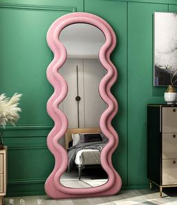 Vente d'usine, <span class=keywords><strong>miroir</strong></span> mural de grande taille de haute qualité, <span class=keywords><strong>miroir</strong></span> de chambre à coucher, <span class=keywords><strong>miroir</strong></span> mural ondulé, <span class=keywords><strong>miroir</strong></span> de corps entier, <span class=keywords><strong>miroir</strong></span> mural debout, <span class=keywords><strong>miroir</strong></span> mural irrégulier encadré - Product Image 4