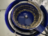 Bol d'alimentation à Vibration vibrant 2 lignes bol d'alimentation à Vibration 3 axes avec unités de Base pour écrous/rondelle