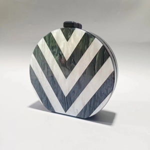 Amiqi YM38-29 Fashion busta a forma di scatola trasparente nero bianco borsa da donna personalizzata borsa da sera rotonda pochette acrilica - Product Image 3