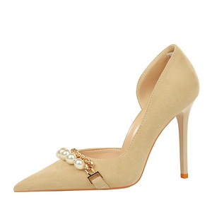 Chaussures à talons très hauts en daim, style européen et américain, à bout pointu, avec chaîne en métal perlée et découpes latérales - Product Image 4