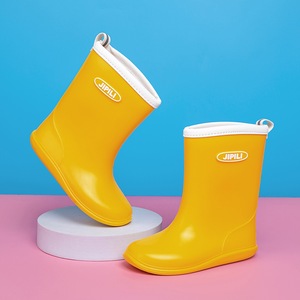 Chaussures <span class=keywords><strong>de</strong></span> <span class=keywords><strong>pluie</strong></span> pour enfants japonais chaussures d'eau légère pour filles <span class=keywords><strong>de</strong></span> la maternelle bottes <span class=keywords><strong>de</strong></span> <span class=keywords><strong>pluie</strong></span> antidérapantes pour bébé école primaire garçons bottes en PVC - Product Image 6