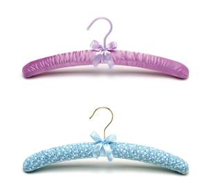 ไม้แขวนเสื้อบุผ้าซาตินสำหรับเสื้อผ้าไม้แขวนเสื้อบุผ้ากำหนดเองได้ S001-C - Product Image 6