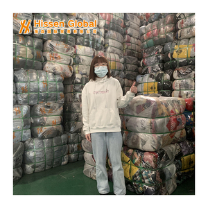 Vente Directe Usine <span class=keywords><strong>30</strong></span> <span class=keywords><strong>Kg</strong></span> Vêtements <span class=keywords><strong>Vintage</strong></span> en Balles pour Friperie, Lot de Vêtements Usagés de Bonne Qualité pour Femme - Product Image 5