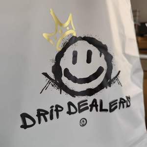 Bolsas Personalizadas con Cierre de Cremallera en Negro Mate con Logotipo - Bolsas de Embalaje Impermeables de Poliéster con Cierre de Cremallera - Product Image 2