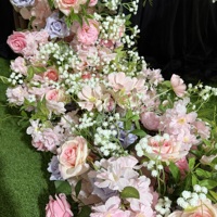 Fleur artificielle Nouveau design Coureur de fleurs de printemps pour la décoration de mariage Rangée de fleurs et pièce maîtresse pour la décoration d'événement