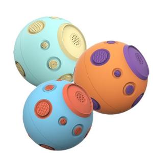 Karikatür tarz plastik köpek çiğnemek topu oyuncak ses-top haddeleme ay pilsiz Bite dayanıklı sesli evcil hayvan oyuncağı - Product Image 6