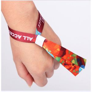 Bracelet en polyester jetable personnalisé avec étiquette tissée en satin et impression de LOGO – Bracelets promotionnels - Product Image 3