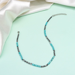 Collar de Cuentas Azul Turquesa con Diseño Geométrico, Estilo Minimalista, Joyería de Moda - Product Image 3