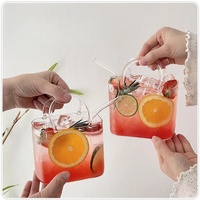 Tasse en verre transparente créative de style Ins en forme de sac à main pour jus, lait ou bière à la maison