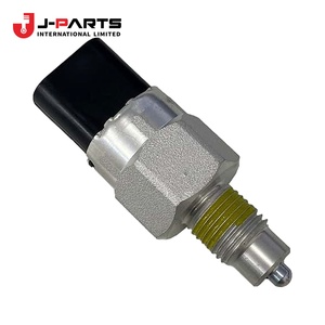 สวิตช์ไฟถอยหลังสำหรับ Toyota Hilux KUN16 ปี 1989-2004 รุ่น OE 84210-0K010 842100K010 - Product Image 2