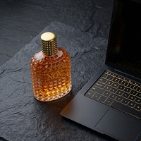 Flacon de parfum vide en verre fantaisie de qualité supérieure 50 ml 360 °   Flacon de parfum personnalisé en verre facetté pyramidal avec emballage en boîte