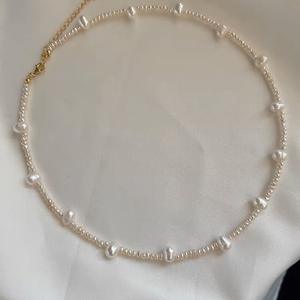 Collier luxueux en perles d'eau douce pour femme avec chaîne de clavicule, tendance de la décennie - Product Image 3