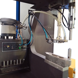 Máquina Remachadora CNC de Bajo Precio, Máquina de Inserción de Fijaciones, Sistema de Control de Alimentación Automática para Tuercas PEM - Product Image 6