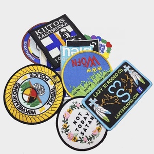Parches de Corazón Bordados en 3D Termoadhesivos para Tela y Lona con Borde Termocortado para Gorras - Logotipo Personalizado, Emblema de Equipo, Insignia de Uniforme - Product Image 4