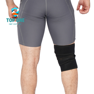Genouillère de sport orthopédique à charnière Top One réglable avec stabilisateurs latéraux pour la protection - Product Image 3