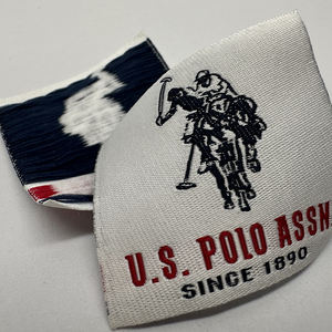 Etiqueta tejida hecha de reciclaje personalizada, etiqueta de cuello de ropa de alta densidad de Damasco, etiquetas de bandera de marca de diseño de logotipo moderno a la moda - Product Image 5