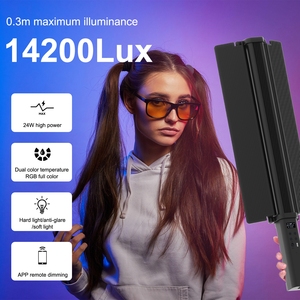 Offre Spéciale PULUZ 72 LED lumière vidéo couleur RVB pleine lumière de remplissage photo avec conception de bâton de poche Barndoor en <span class=keywords><strong>plastique</strong></span> durable - Product Image 4