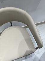 Chaise de salle à manger de luxe légère et confortable avec dossier rembourré en PU, style italien, couleur crème, pour salon et bureau à domicile