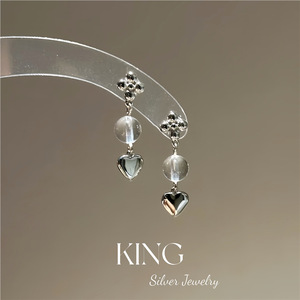 Boucles d'oreilles pendantes en forme de cœur KING en argent 925 plaqué or avec cristaux blancs pour un usage quotidien - Product Image 5