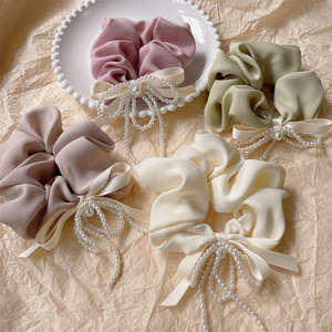 Coleteros <span class=keywords><strong>de</strong></span> gasa elásticos <span class=keywords><strong>de</strong></span> satén con lazo <span class=keywords><strong>de</strong></span> cinta estilo ballet retro francés y perlas metálicas para mujer - Product Image 1