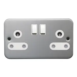 METAL CLAD 15A 2 gang switched round-pin socket, BS546