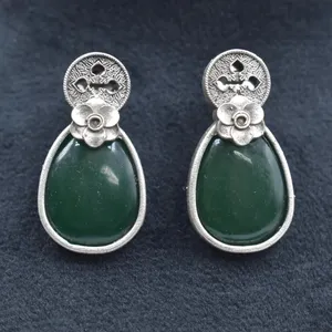 สินค้าใหม่ปี 2024 ต่างหูเงินแฮนด์เมดรุ่นล่าสุดดูเหมือนต่างหูสตั๊ดสําหรับเด็กหญิงและสตรี - Product Image 1