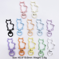 Vente en gros de divers accessoires d'artisanat colorés pour peinture en aérosol porte-clés métal pour bricolage porte-clés fermoir mousqueton en forme de fleur et d'étoile