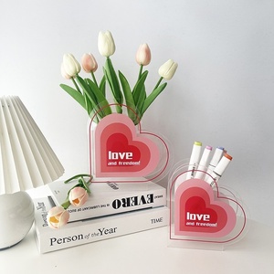 <span class=keywords><strong>Vaso</strong></span> di fiori in acrilico <span class=keywords><strong>a</strong></span> forma di <span class=keywords><strong>cuore</strong></span> rosso personalizzato per regalo di nozze e decorazioni da tavolo Chic per l'accento del tavolino - Product Image 1