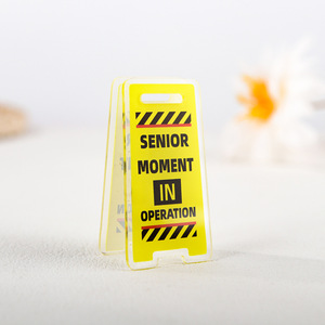 Letrero de Advertencia para Escritorio, Letrero Acrílico para Escritorio con la Frase 'Deja de Molestar, Estoy Ocupado', Decoración de Oficina Humorística, Regalo Unisex para Compañeros de Trabajo, Decoración de Oficina - Product Image 6