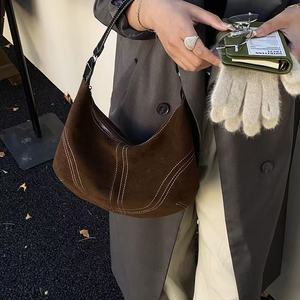 Sacs à main vintage de haute qualité pour femmes, sacs fourre-tout décontractés et tendance en daim de luxe avec fermeture éclair et chaînes, imperméables - Product Image 3