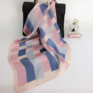 Foulard di Lusso 100% Seta di Gelso 55cm con Stampa Geometrica, Bandana Quadrata per Testa e Collo da <span class=keywords><strong>Donna</strong></span>, Design Semplice ed <span class=keywords><strong>Elegante</strong></span>, Vendita all'Ingrosso - Product Image 1