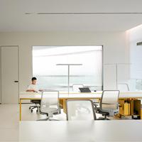 Ensemble de bureau modulaire stable et durable de luxe pour 2 à 6 personnes, avec armoire de rangement, design moderne en bois, hauteur réglable, usage commercial