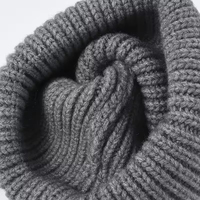 Gorro de punto grueso con puños acanalados, logotipo de parche bordado en chenilla personalizado, gorro cálido de invierno para esquí al aire libre