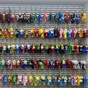 2000 types de porte-clés en caoutchouc, Dragon Ball, <span class=keywords><strong>Hello</strong></span> <span class=keywords><strong>Kitty</strong></span>, Kuromi, Demon Slayer, One Piece, Luffy, PVC, dessin animé, porte-clés en silicone - Product Image 2