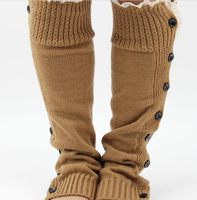 Chaussettes hautes pour femme, vente chaude 2024, avec boutons et dentelle, pour l'hiver, chaussettes de bottes, mode, hauteur genou, fabrication directe, chaussettes en tricot torsadé avec boutons