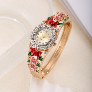 Nuevo Reloj de Cuarzo Decorativo con Mariposas y Flores Estilo Coreano 2025 para Mujer, Precioso Reloj de Aleación con Brazalete para Damas, en Stock - Product Image 6